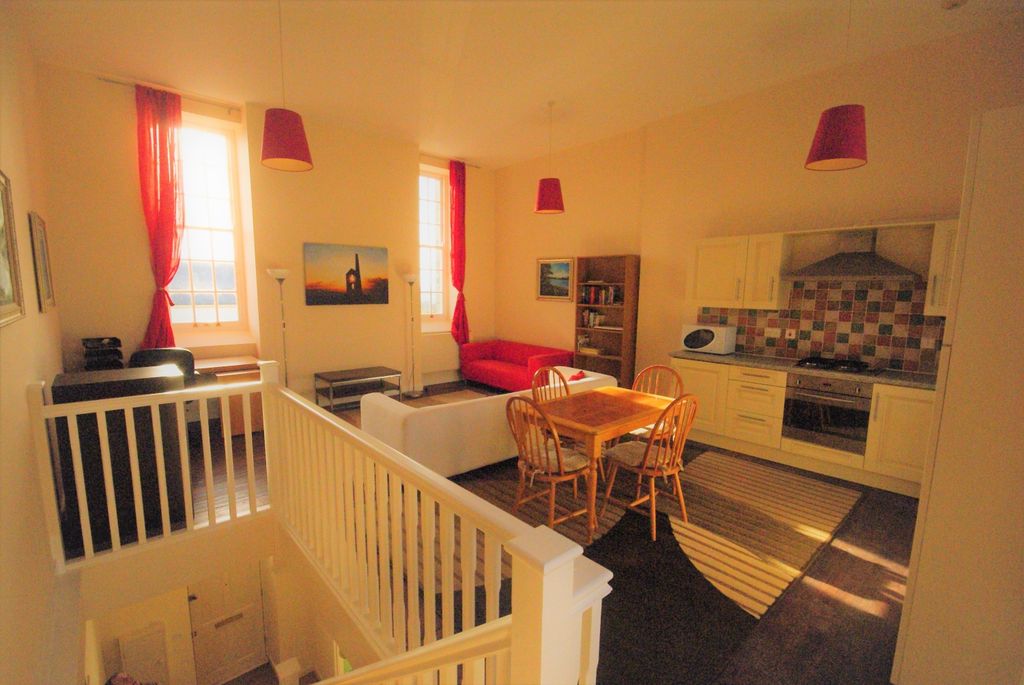 Property photo 2 of 12 Dsc09071