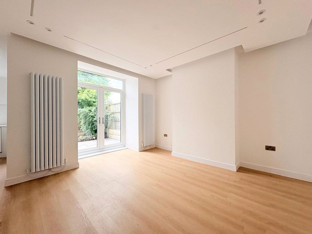 Property photo 3 of 10 Picture No. 03