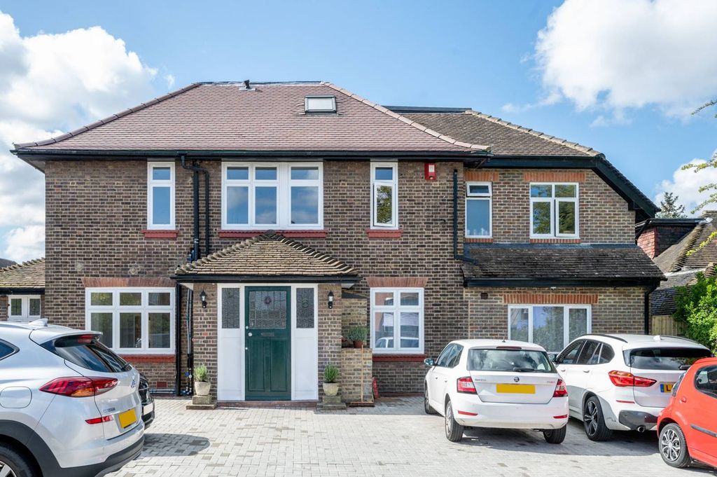 Property photo 2 of 11