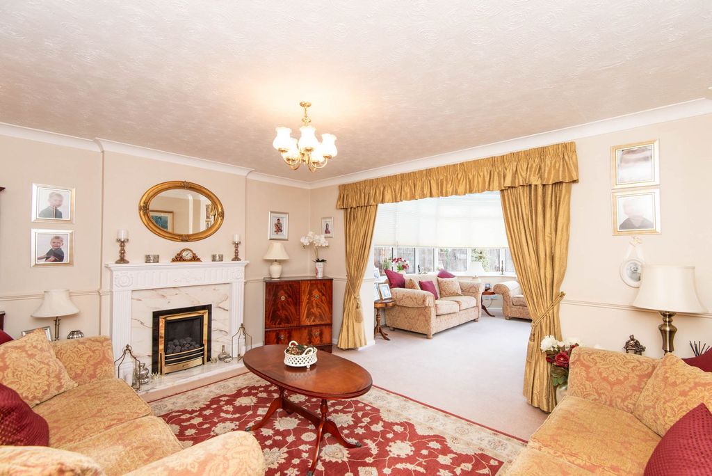 Property photo 2 of 30