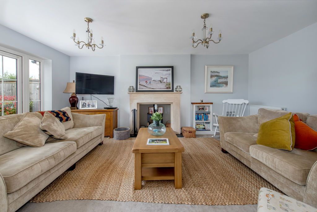 Property photo 3 of 29 Sitting Room