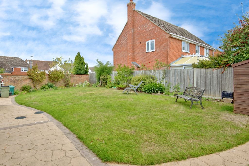 Property photo 2 of 17