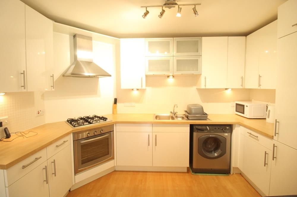 Property photo 2 of 11 Kitchen