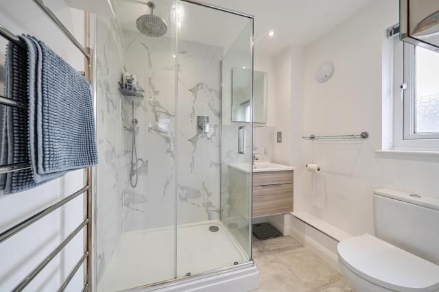 Property photo 3 of 8 Bathroom