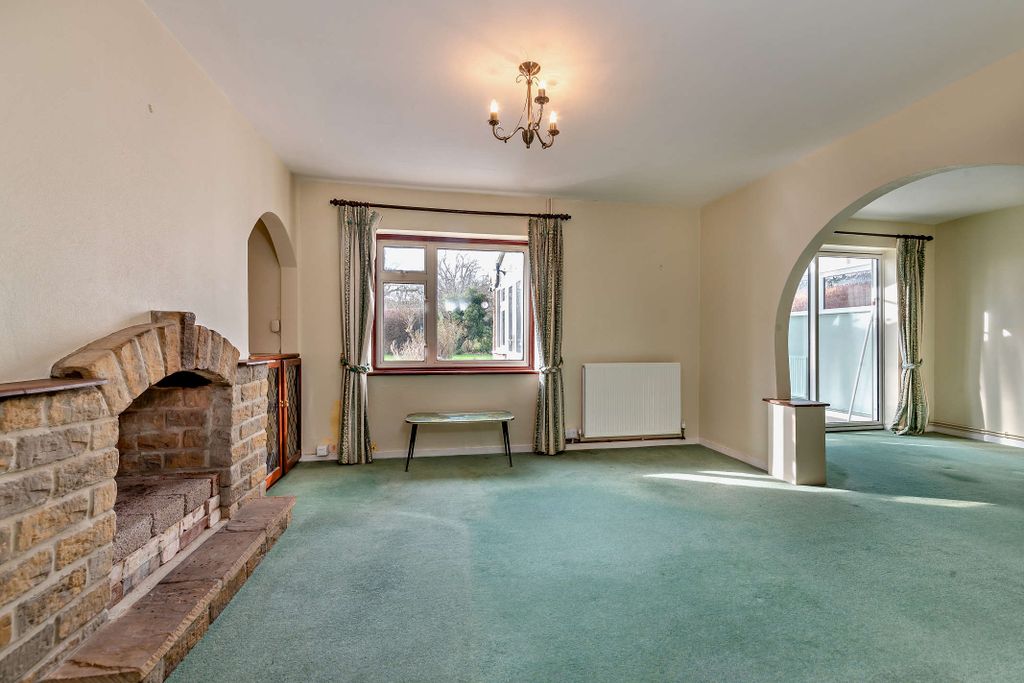 Property photo 3 of 12
