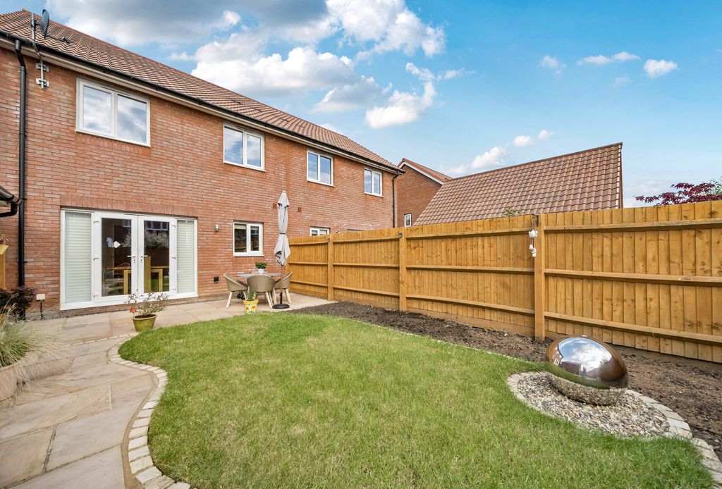 Property photo 3 of 10 1298327-31-682E0B...