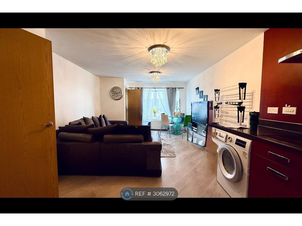 Property photo 3 of 19 Kitchen/Living