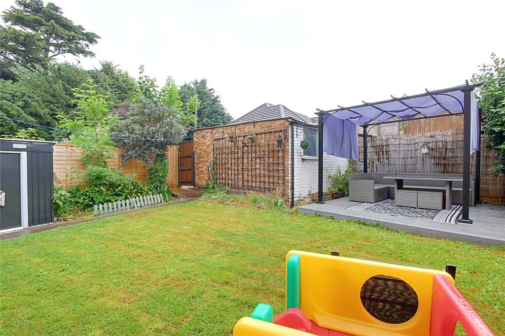 Property photo 2 of 16 Picture No. 13