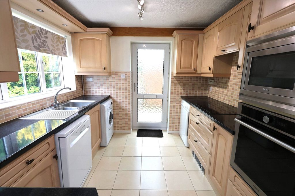 Property photo 3 of 20 Picture No. 04