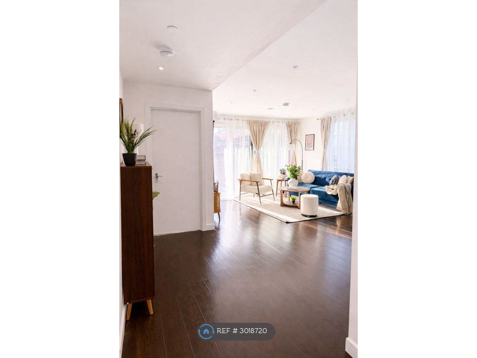 Property photo 3 of 35