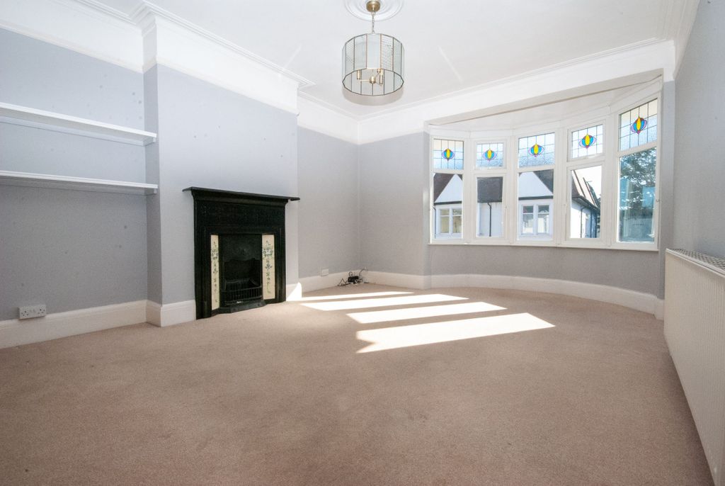 Property photo 2 of 6