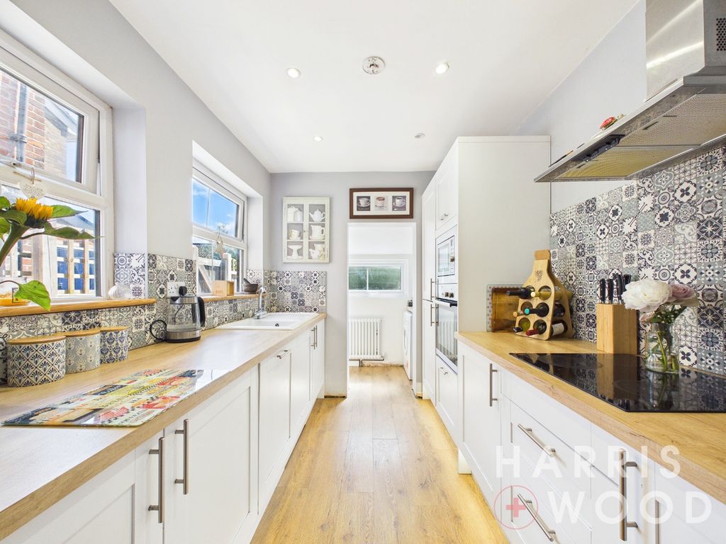 Property photo 2 of 16 5215002