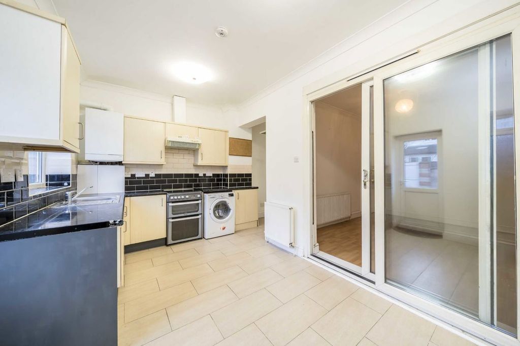 Property photo 2 of 7