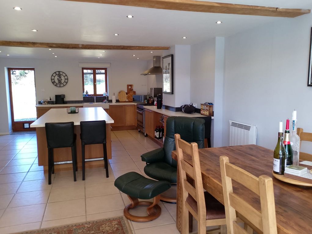 Property photo 2 of 27