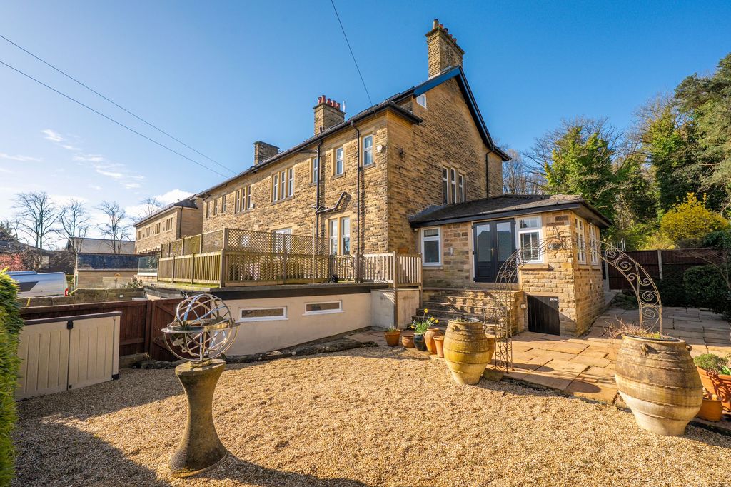 Property photo 3 of 35