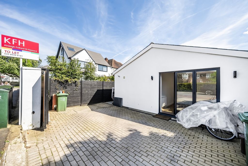 Property photo 1 of 7 External