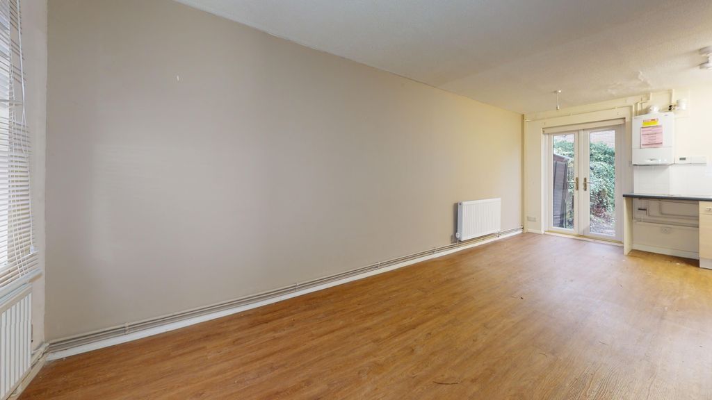 Property photo 3 of 14 22 Trothy Road, Bermondsey, London, Se1 5Rr