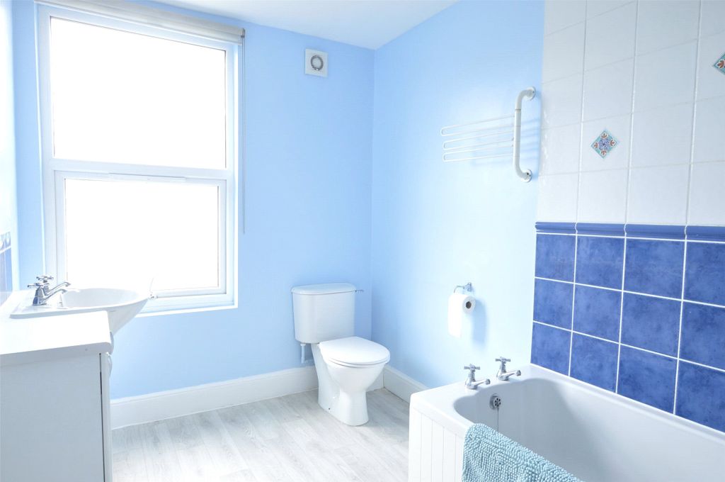 Property photo 3 of 8 Bathroom