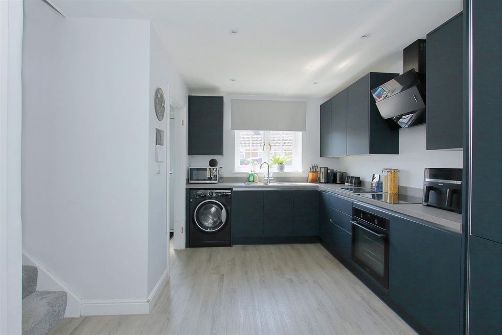 Property photo 3 of 9 Beech Cottage Winterslow Ph93.Jpg