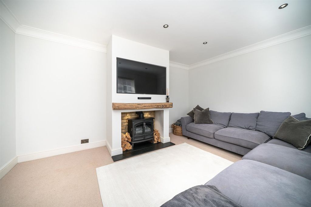 Property photo 3 of 38 32-Collyer-Road-1015.Jpg