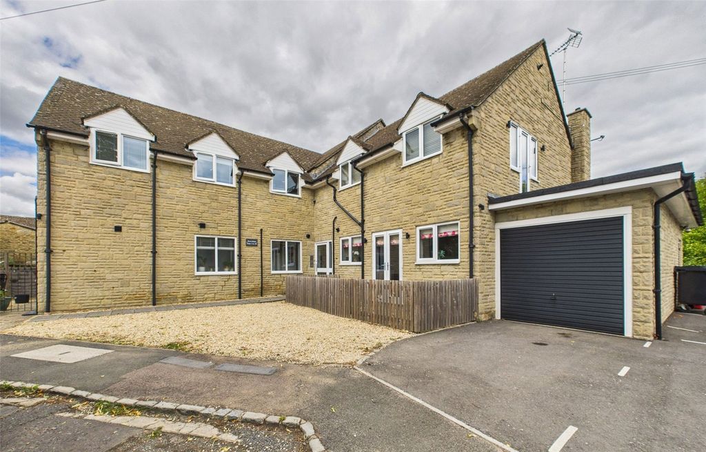 Property photo 1 of 22 Front Of Block