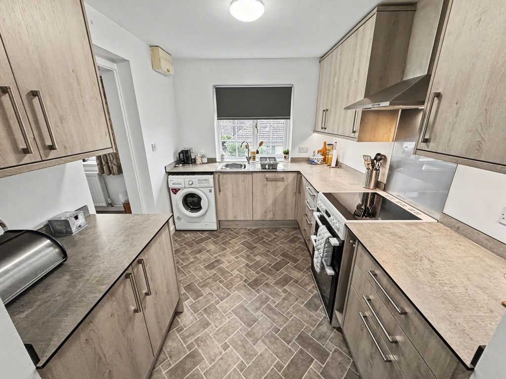 Property photo 3 of 21