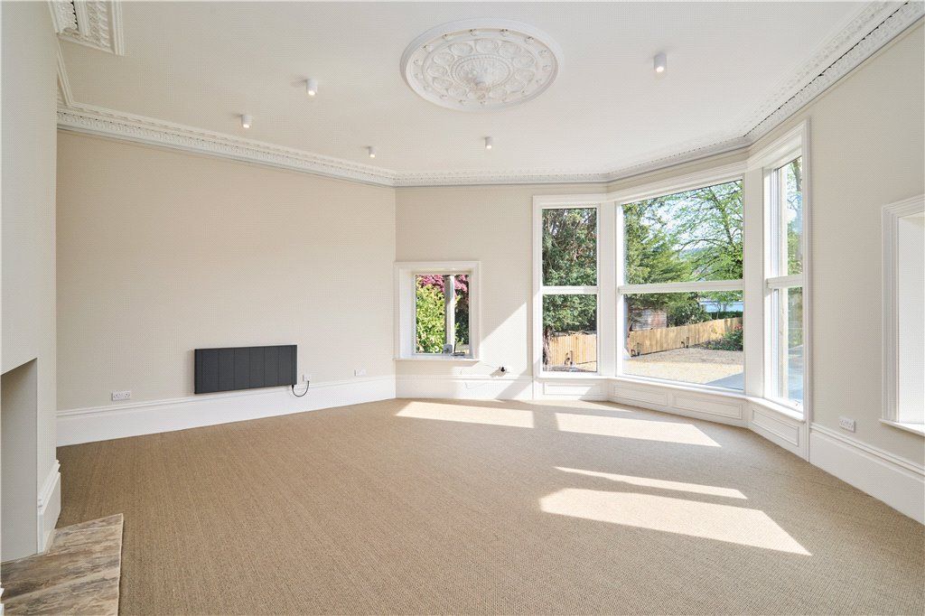 Property photo 3 of 15 Stunning Living Room