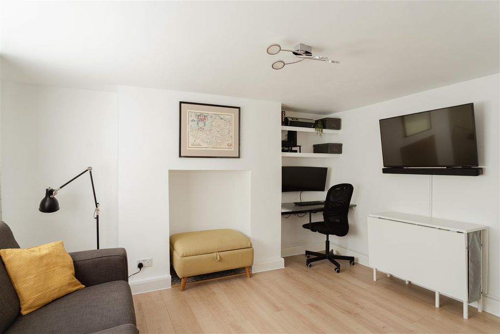 Property photo 2 of 9 6.Jpg