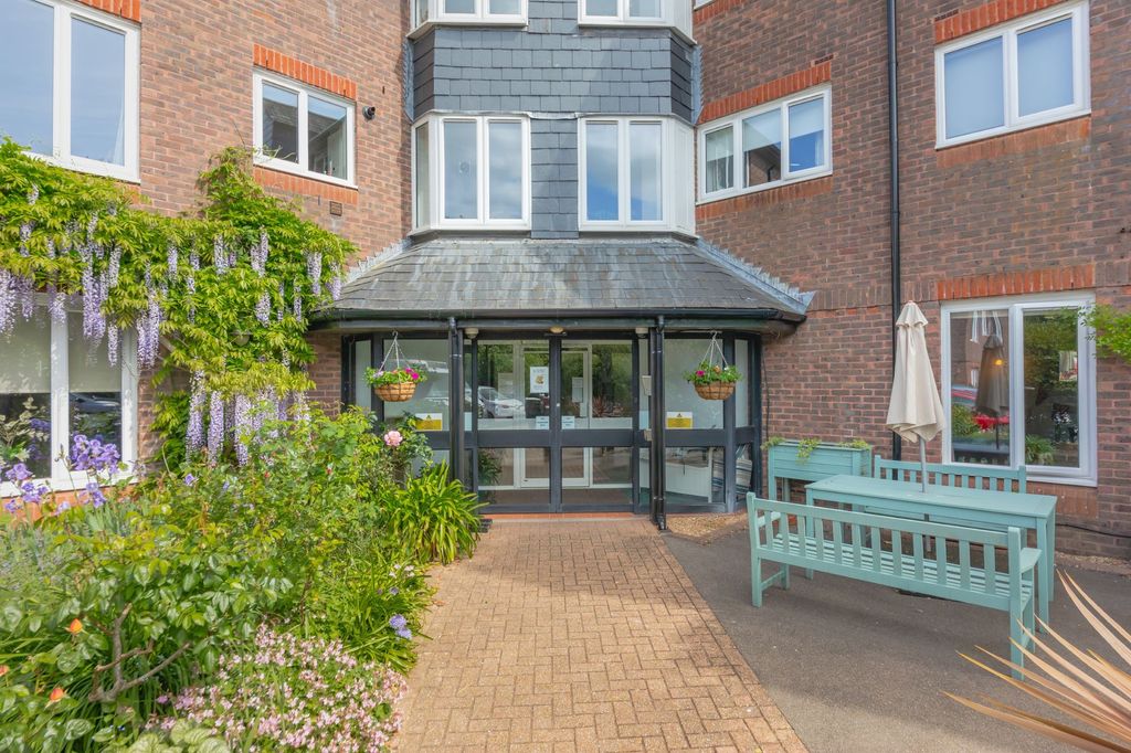 Property photo 1 of 18