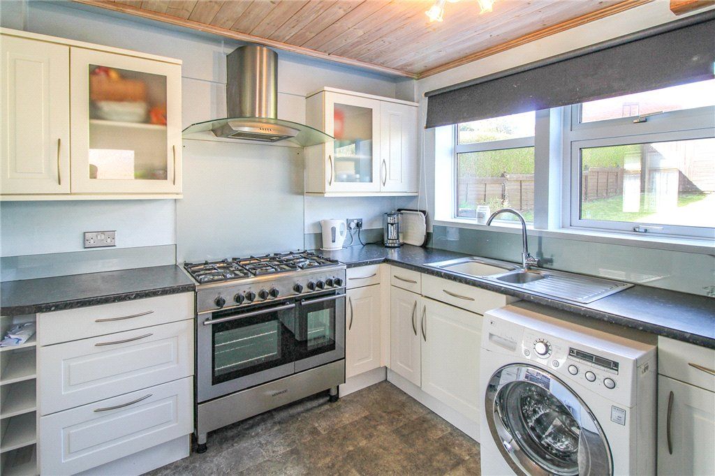 Property photo 3 of 13 Kitchen