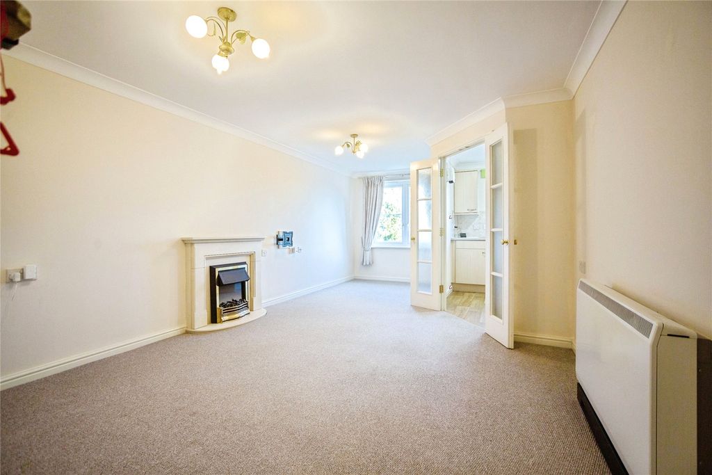 Property photo 2 of 12 Lounge