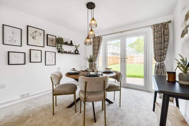 Property photo 3 of 10 Dining Area