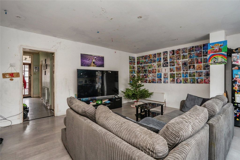 Property photo 2 of 17 Picture No. 02