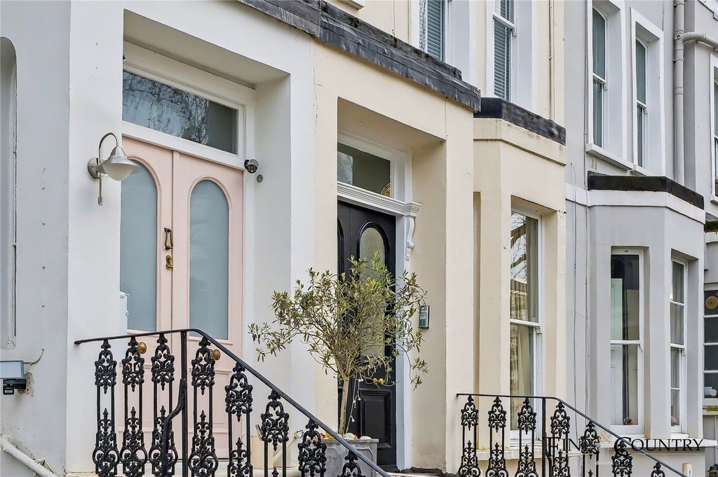 Property photo 2 of 33 Picture No. 15