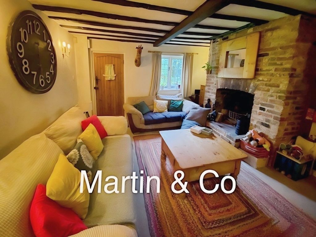 Property photo 2 of 18 4F3A3751-Fireplace