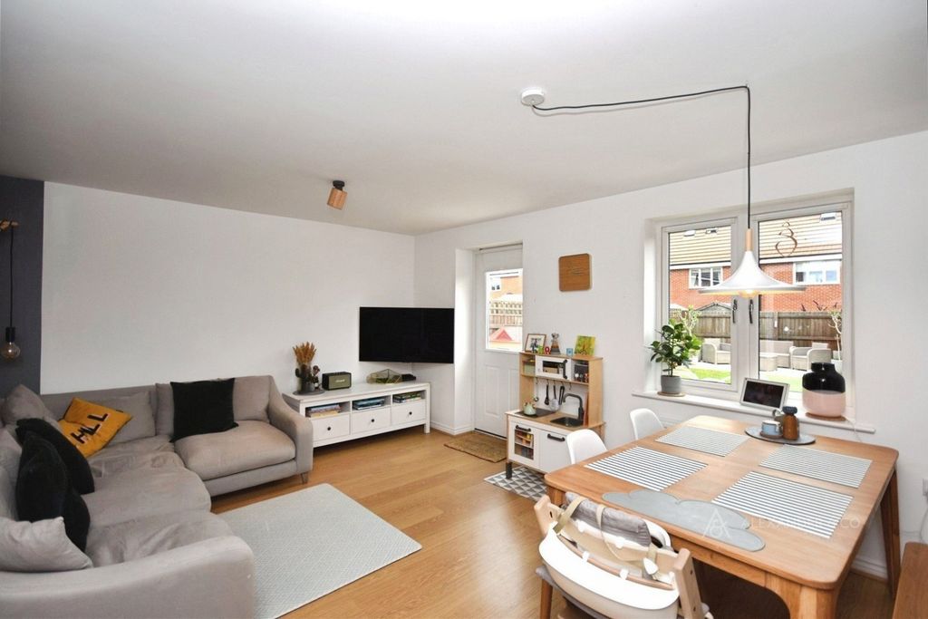 Property photo 3 of 14 Pbox-Img.Jpg