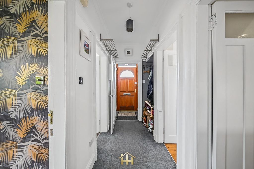 Property photo 3 of 30 14 Nairn St Dundee Dd4 7En 220926 Edit (20 Of 35).
