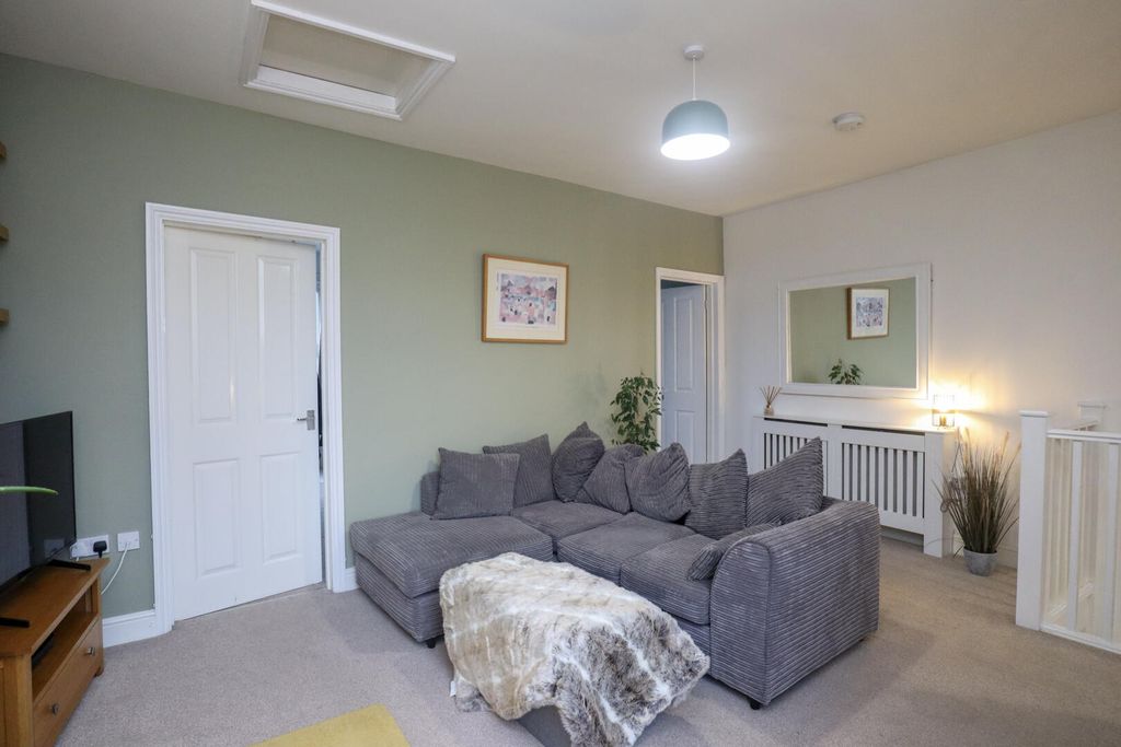 Property photo 1 of 7 Living Room