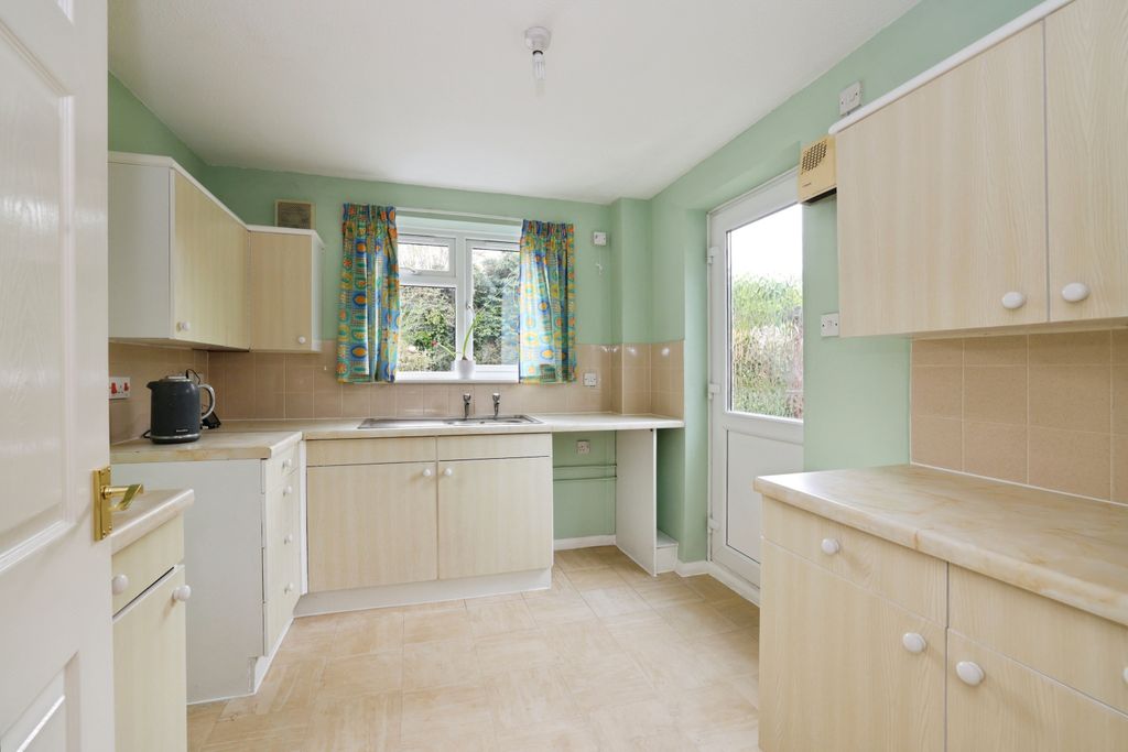 Property photo 3 of 30 Kitchen