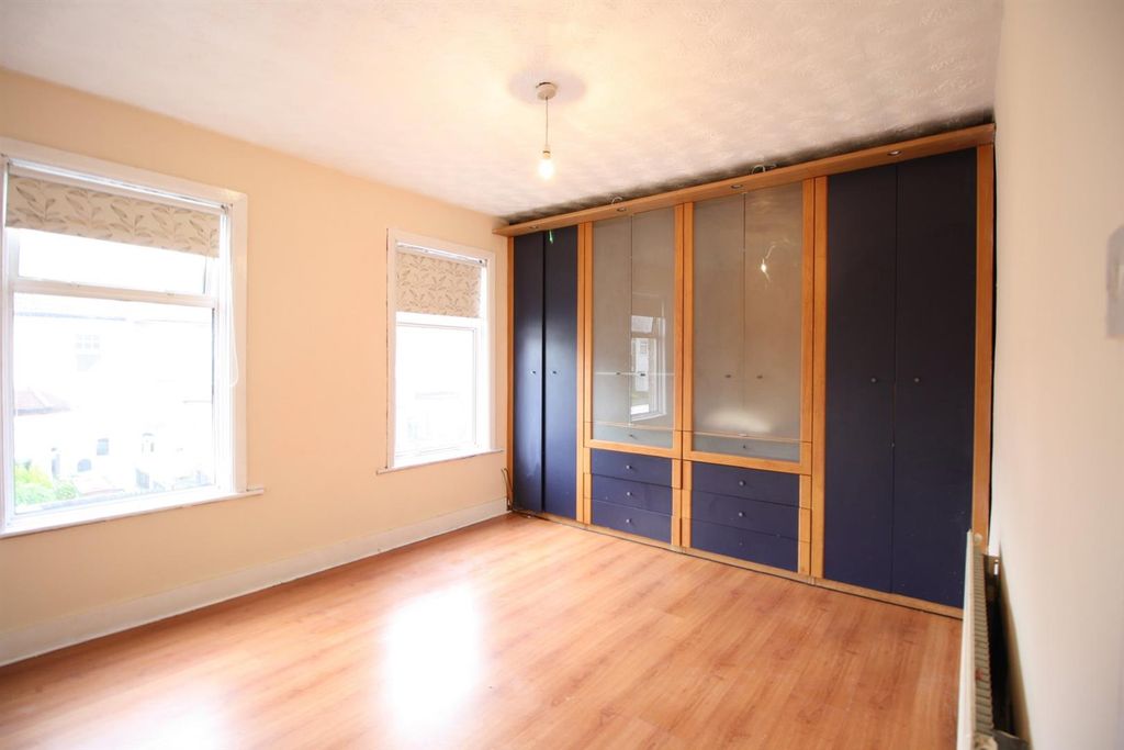 Additional image 9 of 3 bed terraced house for saleGrove Road, Grays RM17
