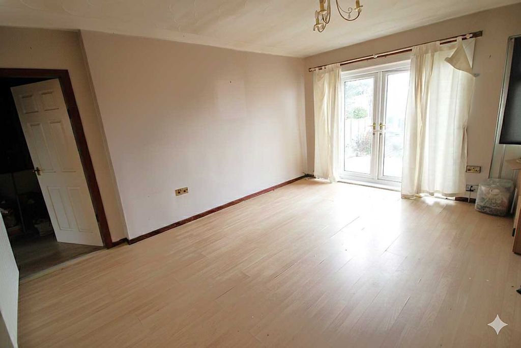 Property photo 2 of 3