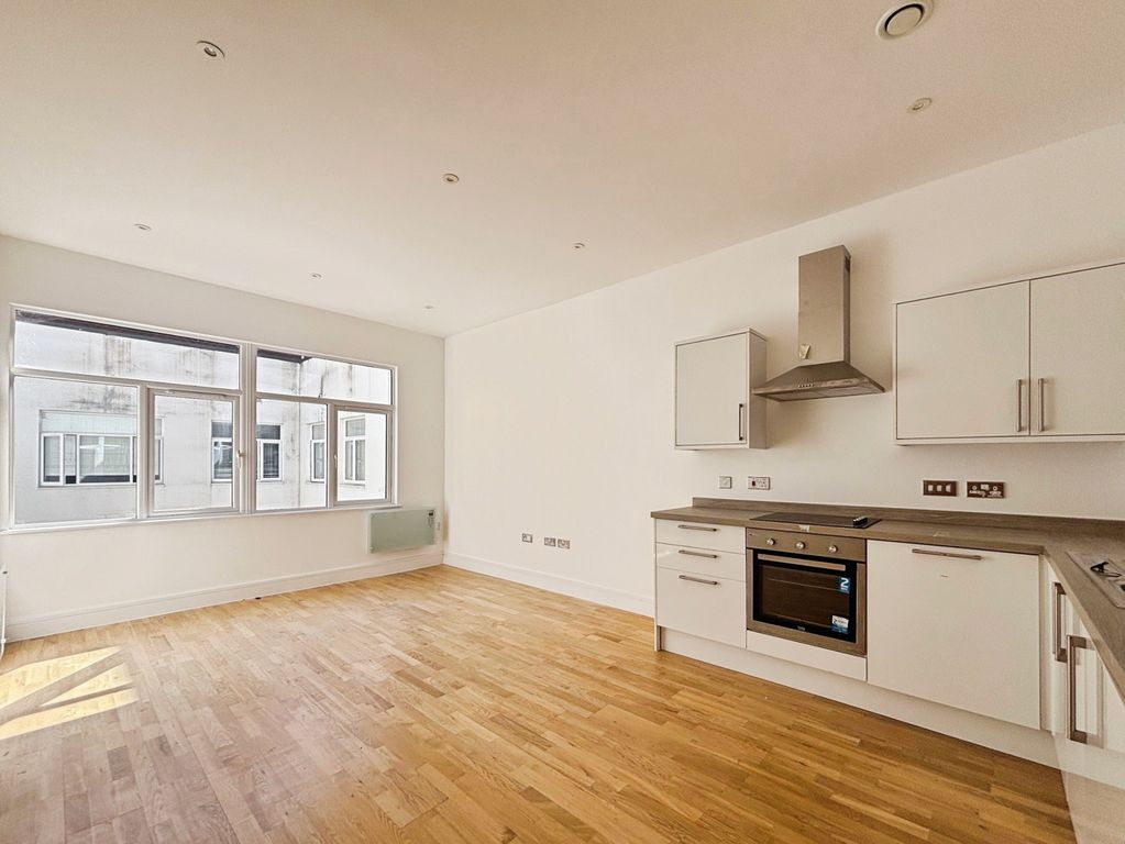 Property photo 2 of 11 Pbox-Img.Jpg