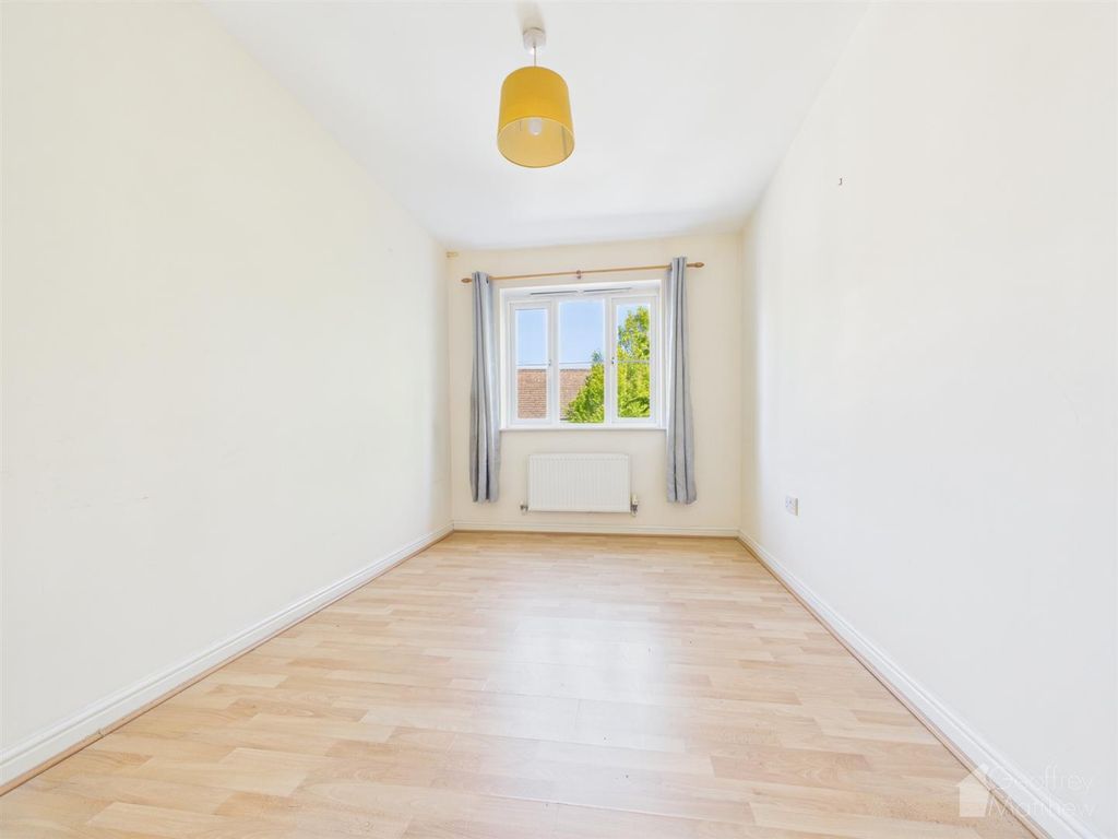 Property photo 3 of 9 Cam02365G0-Pr0461-Still006.Jpg