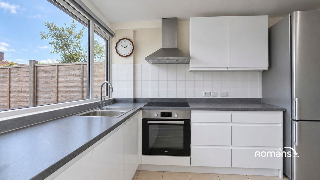 Property photo 2 of 10 Pbox-Img.Jpg