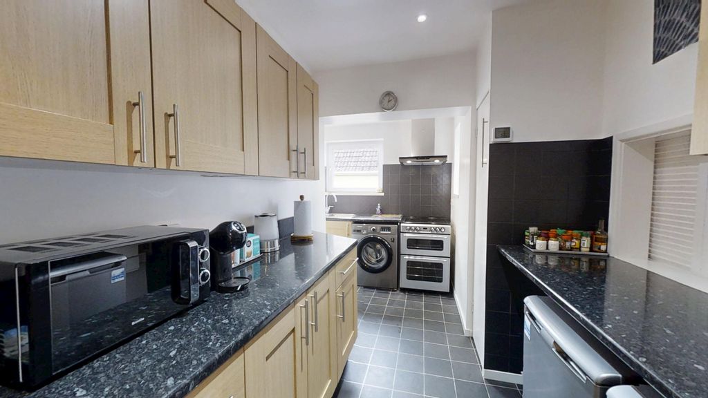 Property photo 3 of 17 Westcliff-Road-Portland-Dorset-UK--11122025_150016