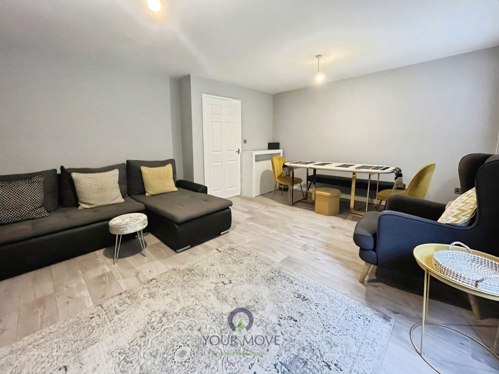 Property photo 3 of 14 Lounge
