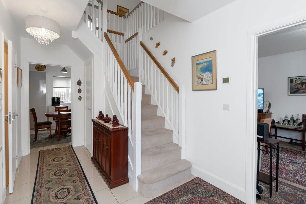 Property photo 2 of 33 Entrance Hallway