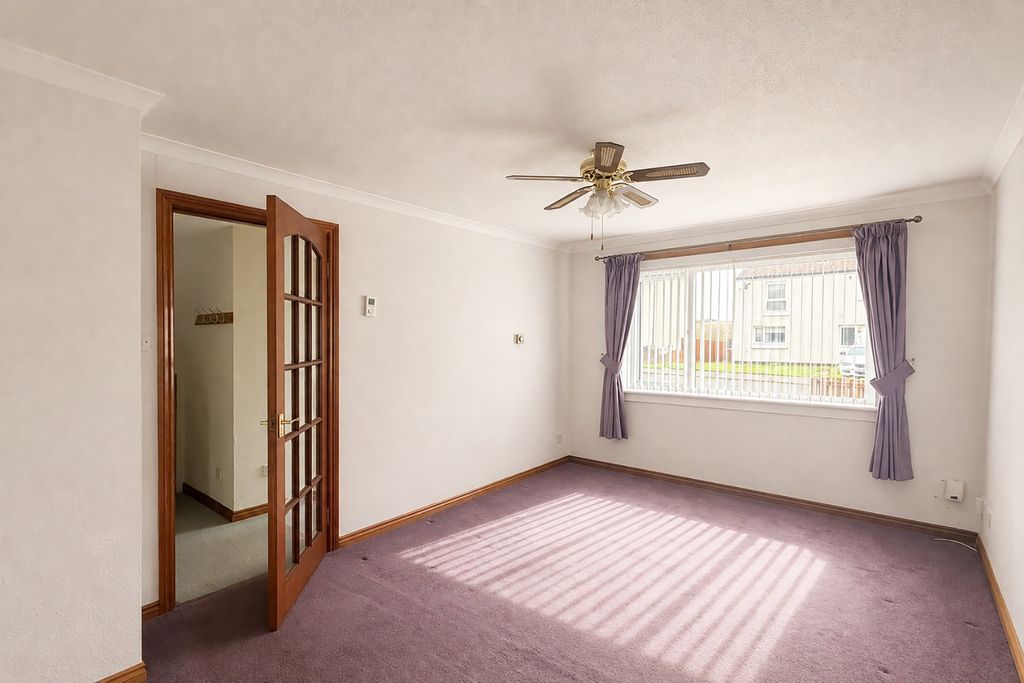 Property photo 3 of 23