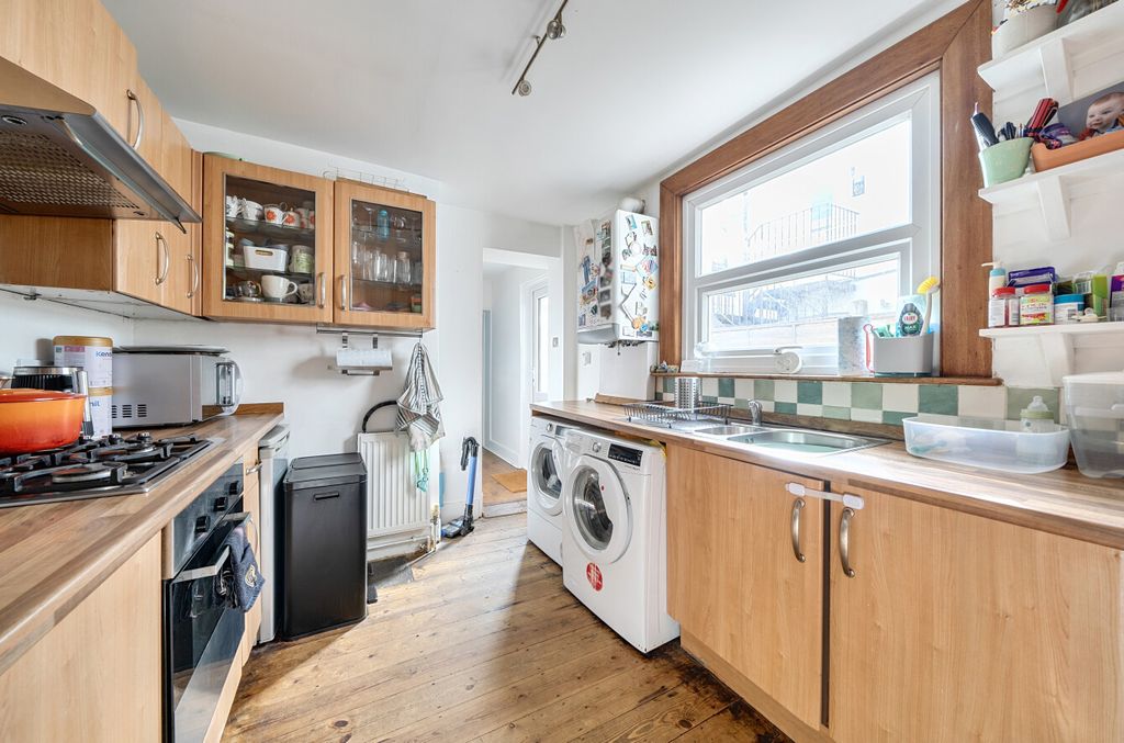 Property photo 3 of 13 Kitchen