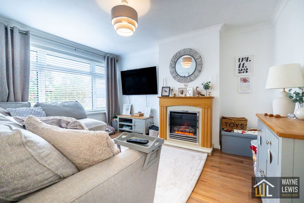 Property photo 2 of 41